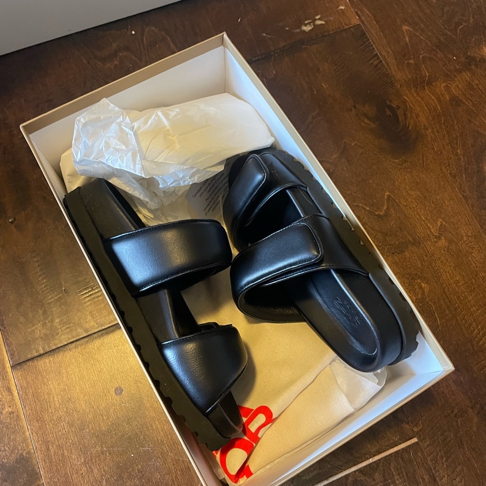 BRAND NEW IN BOX black Gia Borghini two strap slide on sandals size 36 1/2